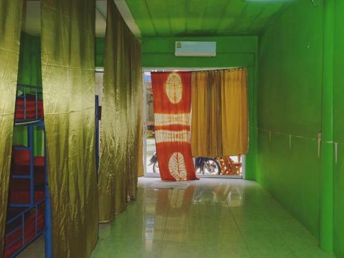 Wild & Wandering Backpacker Hostel & Bar