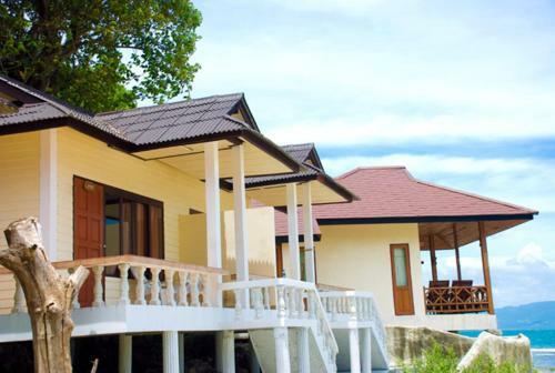 Hotel Rin Beach Resort