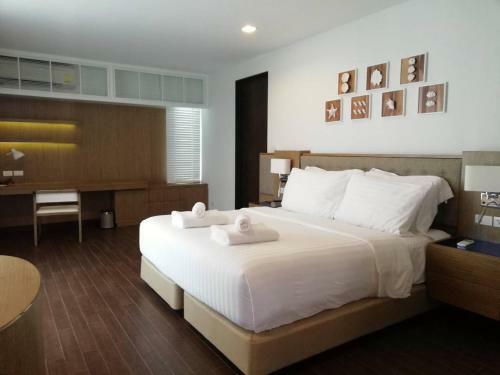 Luxury Villa Private Pool Beach In Movenpick Resort Pattaya