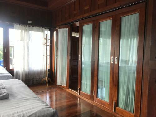 Hostal V&k Baansuankaew Resort