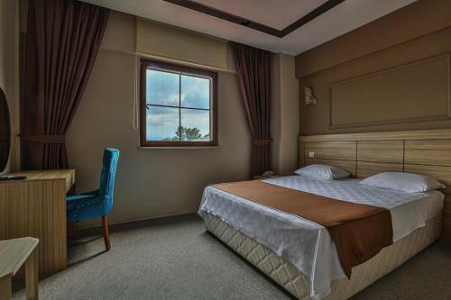 Grand Ayzek Hotel