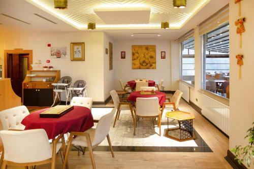 Jolnar Garden Hotel