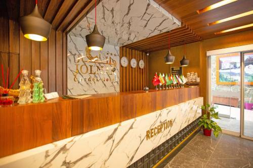 Jolnar Garden Hotel