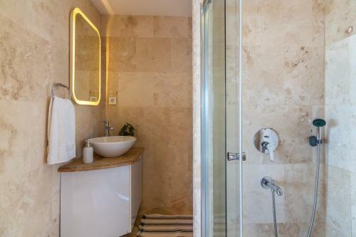 Kuyucak Villa Sleeps 6 Pool Air Con Wifi