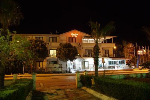 Bed & Breakfast Marina Hotel