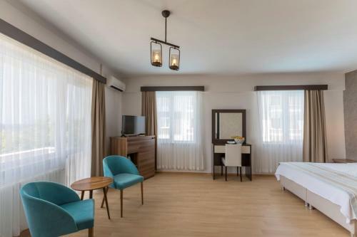 Troas Beach Hotel