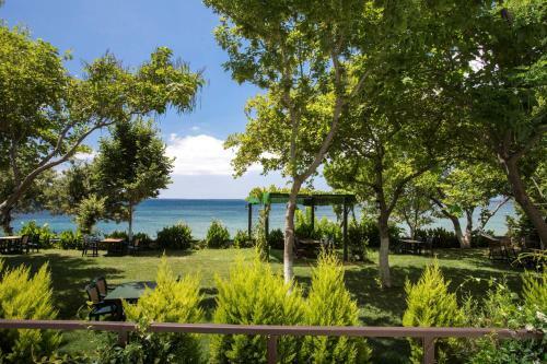 Troas Beach Hotel