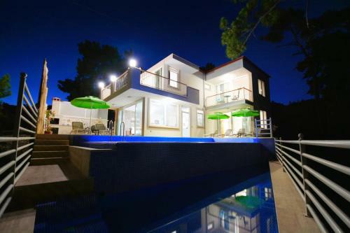 Private Villa Aldora