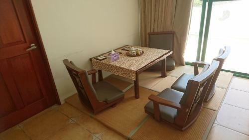 Knt House