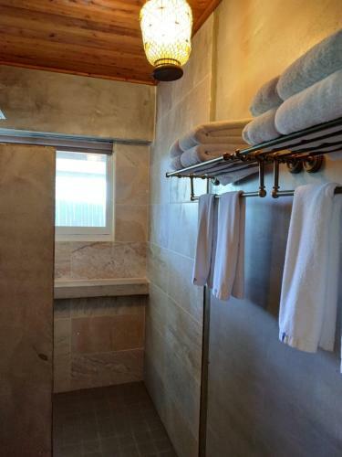 Cenacle B & B