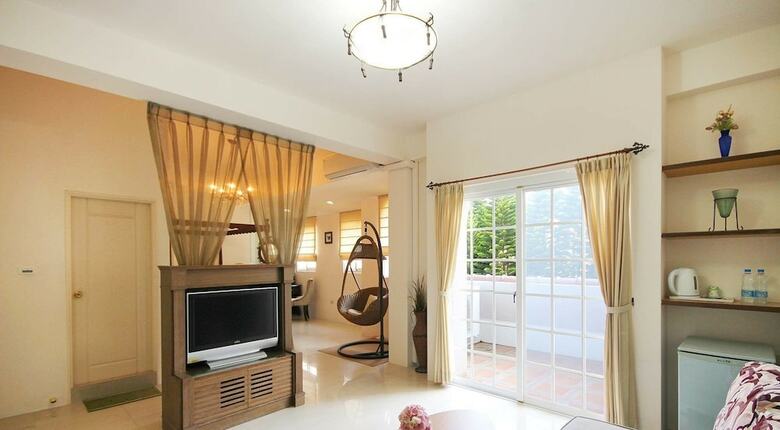 Hotel Full House