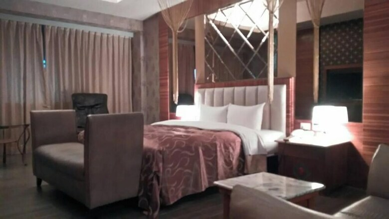 Michelle Motel