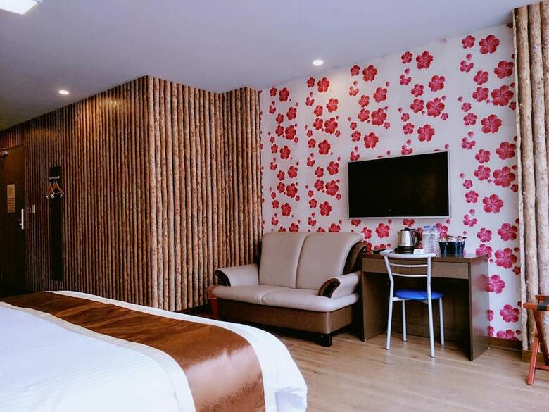 A Ace Hotel