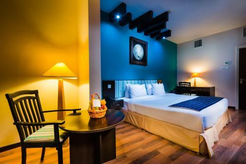 Al Wadi Hotel
