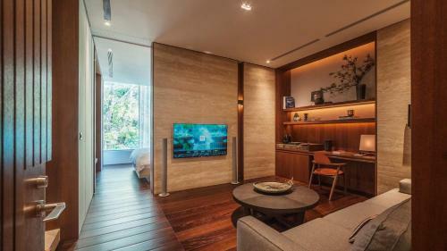 Hotel Villa 32 (guests Must Be 16+)
