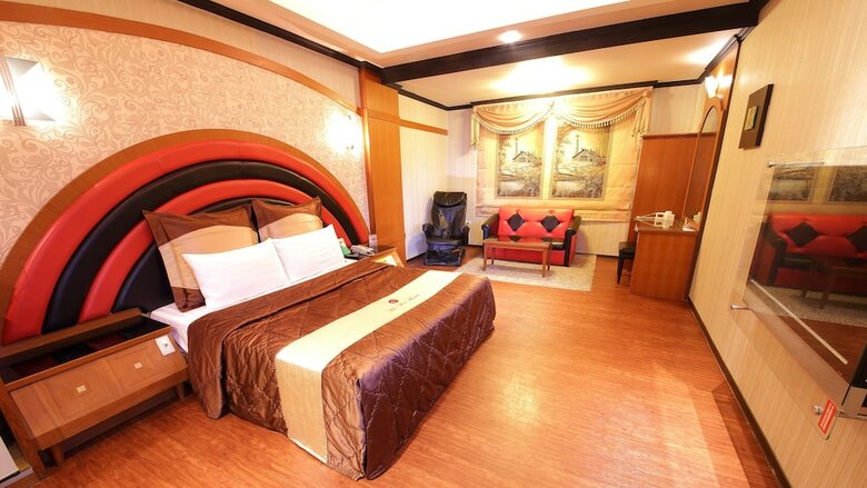 Summer House Motel