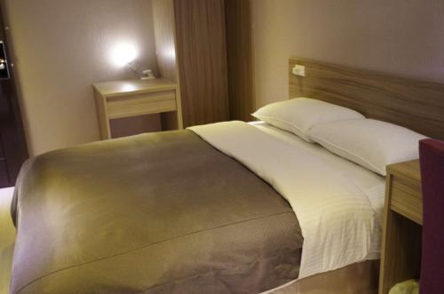 Hotel E-house 169