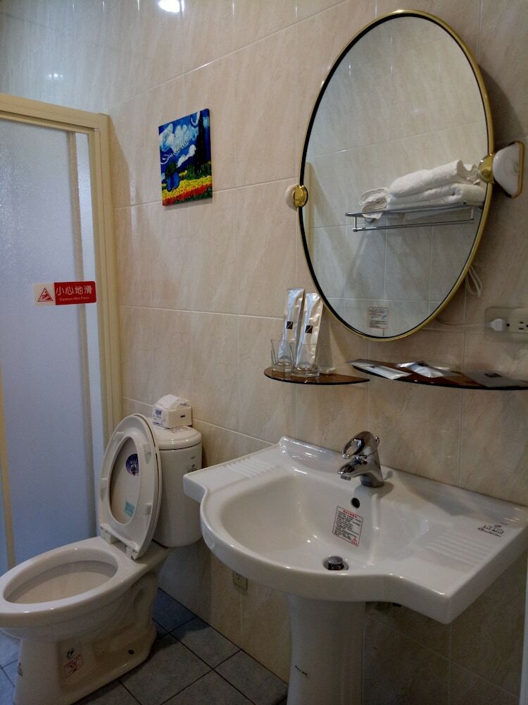 Bed & Breakfast Love Fun House