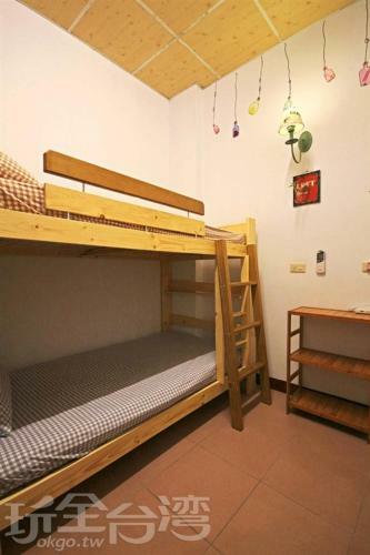 Follow Me Hostel