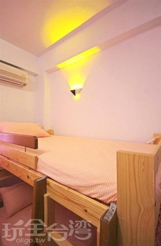 Follow Me Hostel