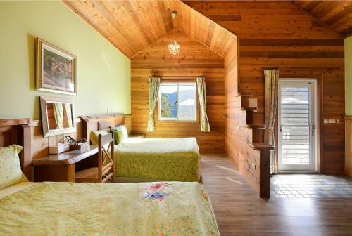 Aurora Villa