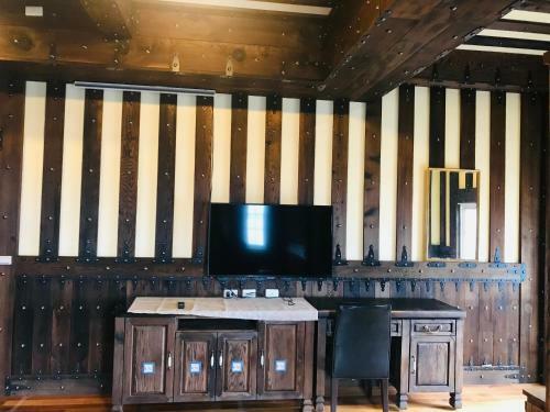 Black Forest Manor
