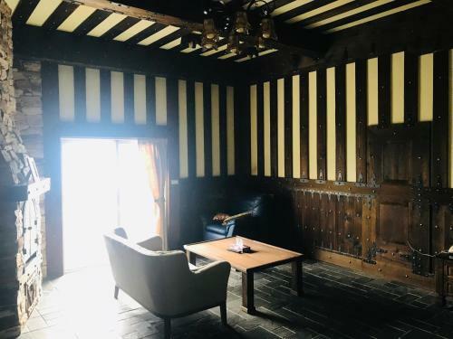 Black Forest Manor