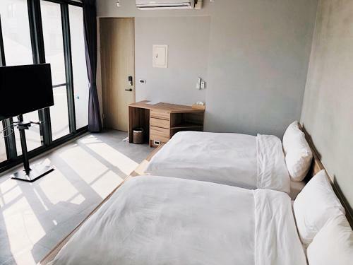 Bed & Breakfast Timeline Cafe Studio