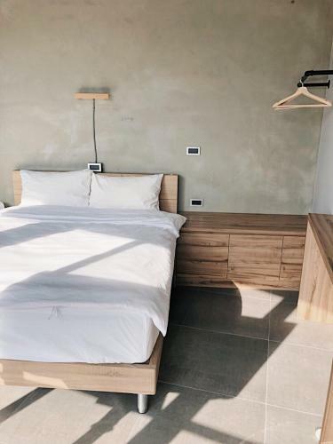 Bed & Breakfast Timeline Cafe Studio