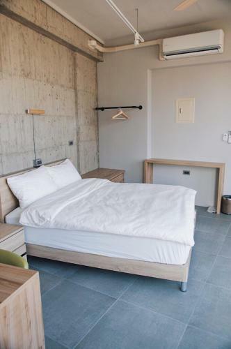 Bed & Breakfast Timeline Cafe Studio