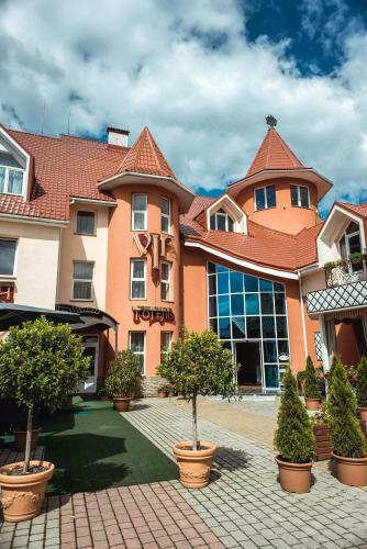 V&p Hotel & Restaurant