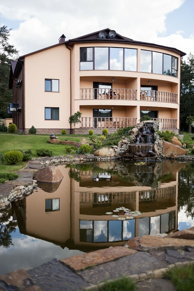 Hotel Charivne Ozero