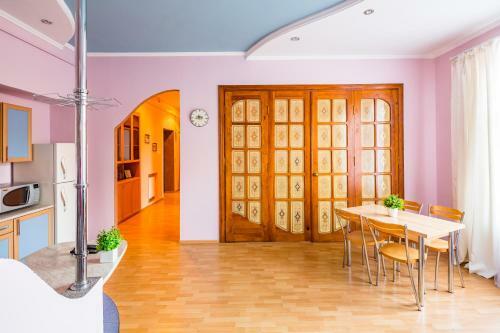 Avangard Franko* Apartment