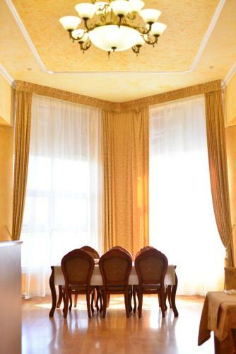 Foton Hotel & Restaurant
