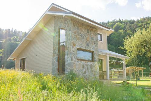 Lodge Lucy