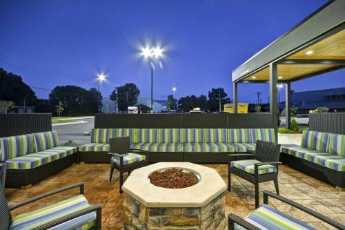 Hotel Home2 Suites By Hilton Decatur Ingalls Harbor