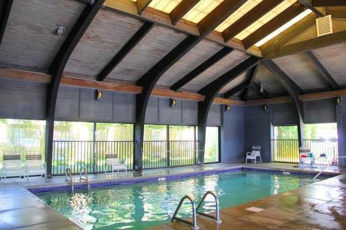 Windward Pointe 702