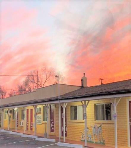 Motel Brad's Desert Inn