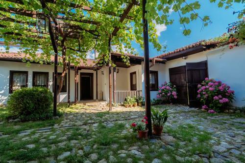 Villa The Zoev House