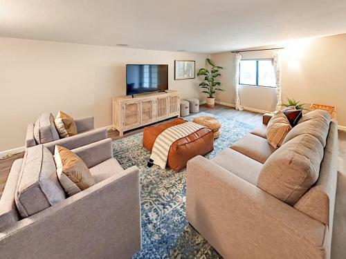 8501 E Mariposa Home