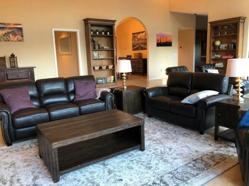 Sedona Spectacle Main And Guest House Sleeps 20