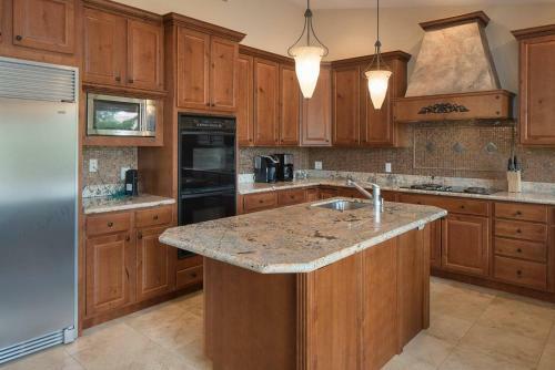 Sedona Spectacle Main And Guest House Sleeps 20