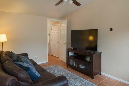 Sedona Spectacle Main And Guest House Sleeps 20