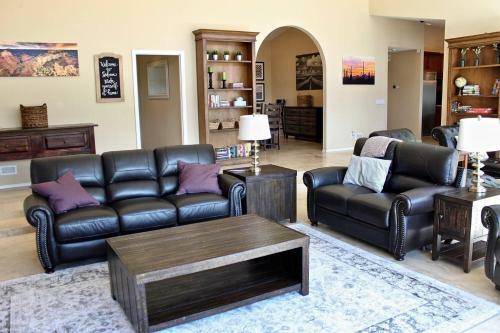Sedona Spectacle Main And Guest House Sleeps 20