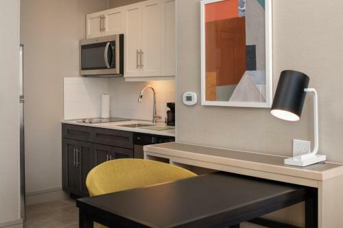 Hotel Homewood Suites By Hilton Belmont