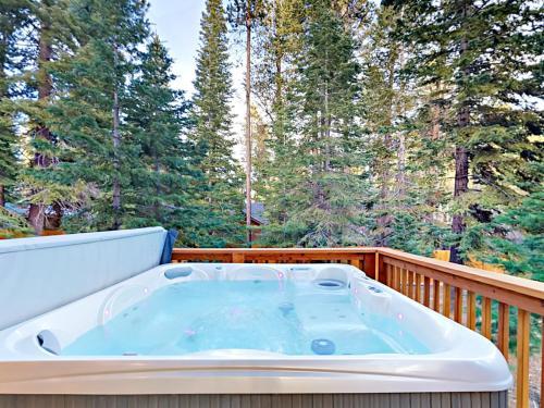 831 Patricia Cabin