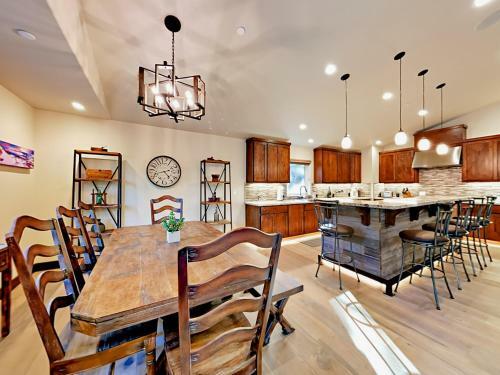 1183 Prospector Trl Home