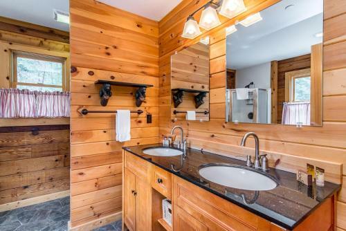 Cedar Log Cabin