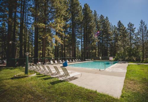 Tahoe Valley Cottage 5