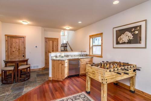 1841 Osage Cir Home